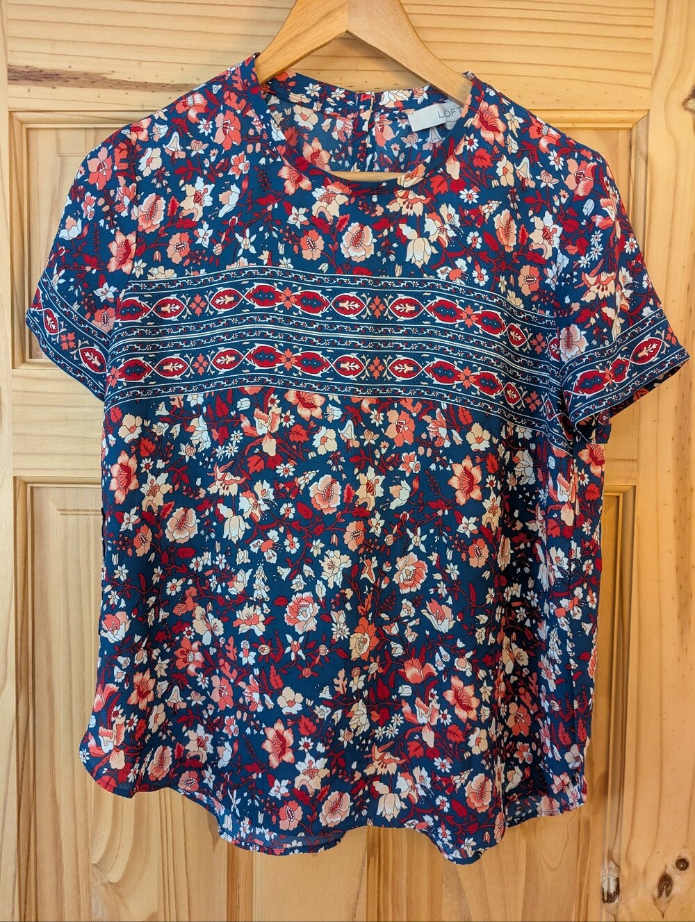 Loft Navy Floral Short Sleeve Blouse Petite Medium Red, White, Blue & Pink